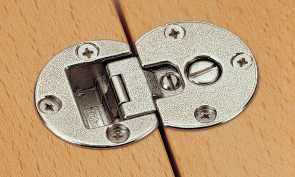 The Difference Between Flap and Traditional Cabinet Hinges