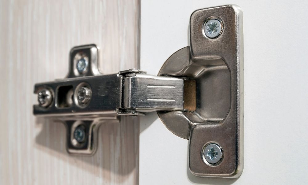 3 Installation Tips When Replacing Cabinet Hinges