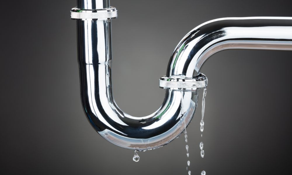 What’s the Difference Between Leaking and Sweating Pipes?
